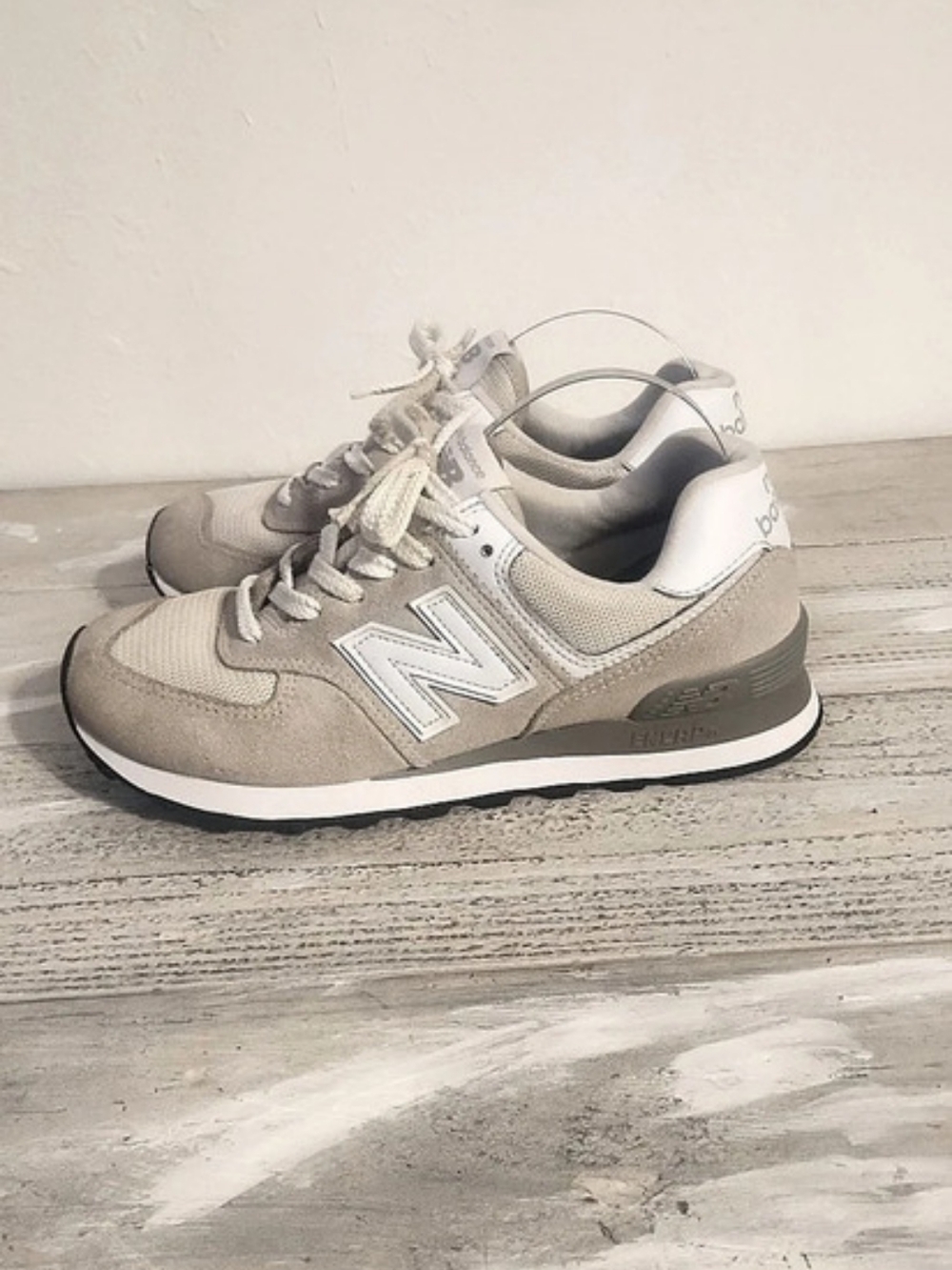 New Balance 574 Classic U.S.A Womens Size 7.5 White Cloud Suede Running Shoes